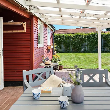 3 Bedroom Cozy In Faxe Ladeplads