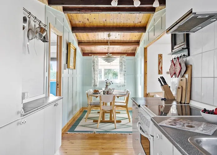 3 Bedroom Cozy In Faxe Ladeplads