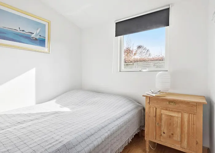 3 Bedroom Cozy In Faxe Ladeplads Fakse Ladeplads