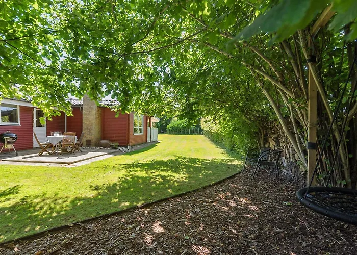 3 Bedroom Cozy In Faxe Ladeplads *